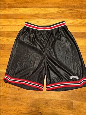 Spalding vintage 1990s Black athletic basketball shorts